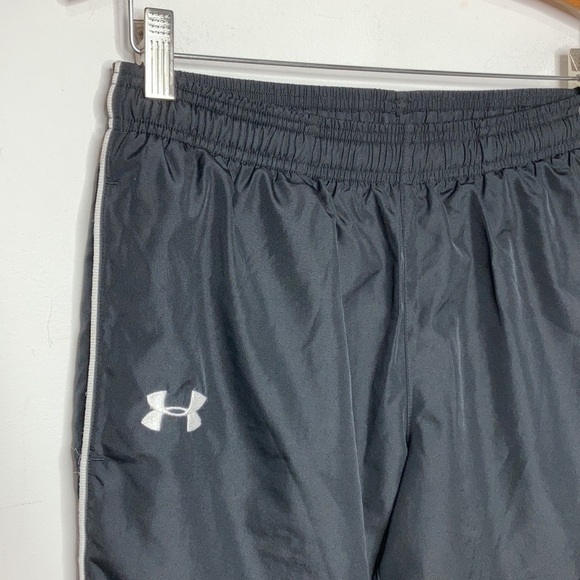 Under Armour black sticky pants size small loose fit - Picture 2 of 6